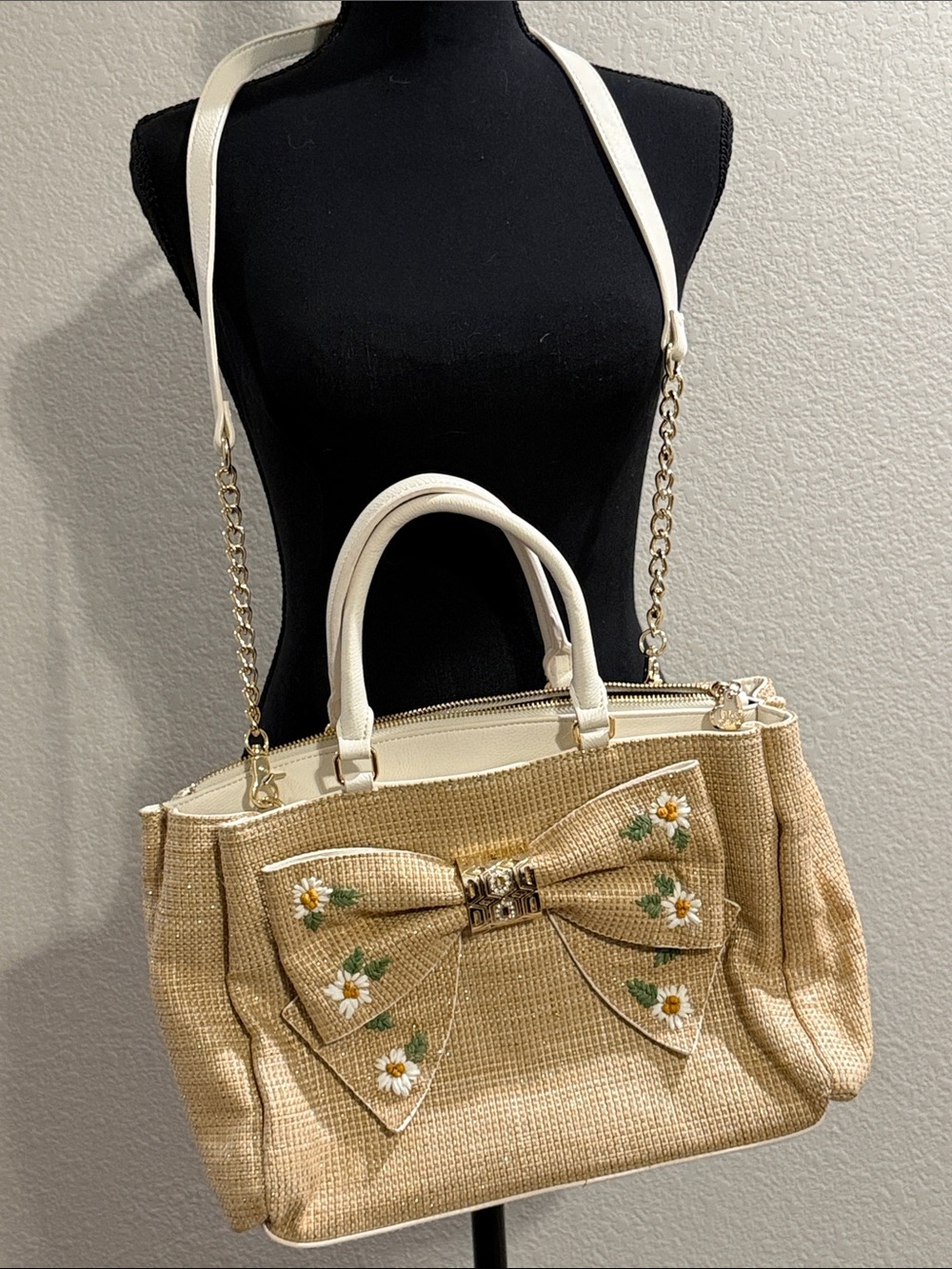 Betsy Johnson Beige Straw Bow Tote with Daisy Embroidery optional strap purse